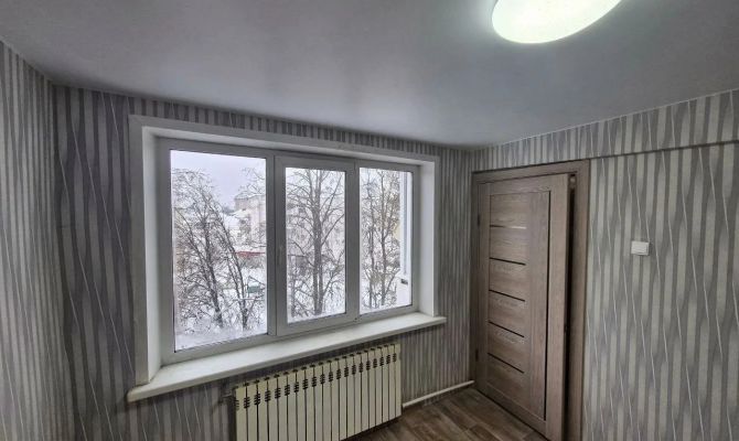 В Новомосковске обломки БПЛА пробили потолок в квартире: жилье полностью восстановили