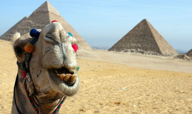 На египетские курорты россиян отправят через Каир