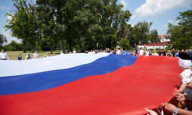 Туляков объединило путешествие «12 троп России»