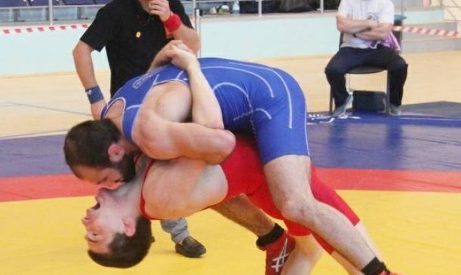 Тульские борцы привезли 3 бронзовых медали с чемпионата в Рязани