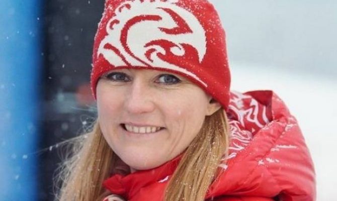 Олимпийская чемпионка Журова вышла на старт «Лыжни России» в Ясной Поляне