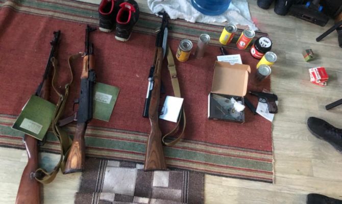 Собирал коллекцию: в доме туляка нашли оружие и патроны