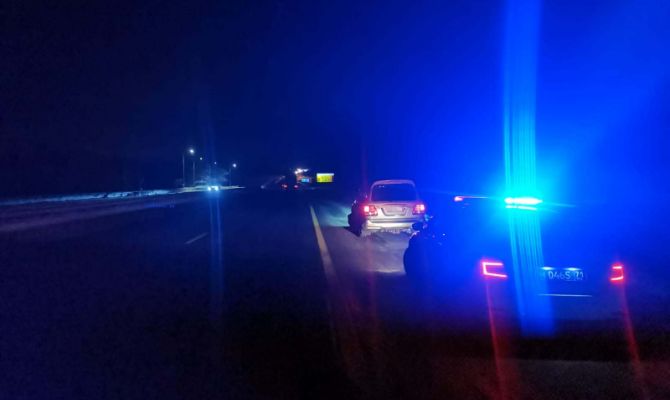 Под Тулой голый водитель сбил шлагбаум и спровоцировал полицейских на погоню со стрельбой