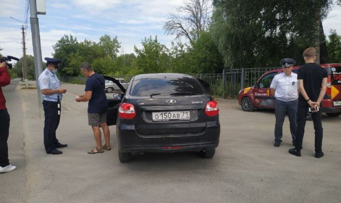 В Тульской области нелегальные таксисты работали через известные агрегаторы