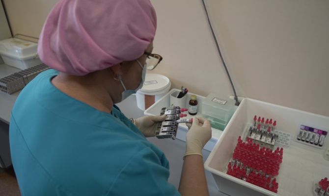 Полный анализ: о каких болезнях врачам рассказывает капля крови