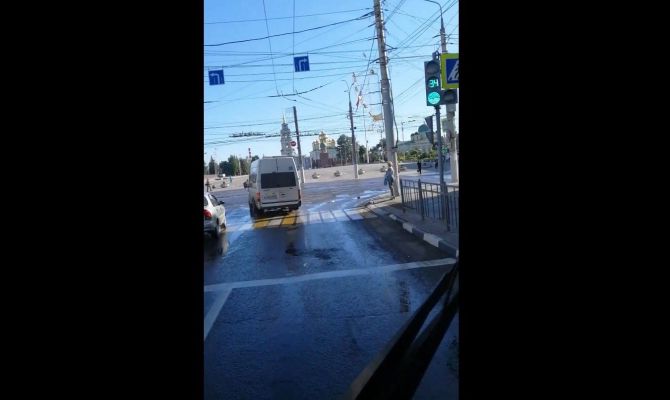 В центре Тулы водитель маршрутки нарушил ПДД