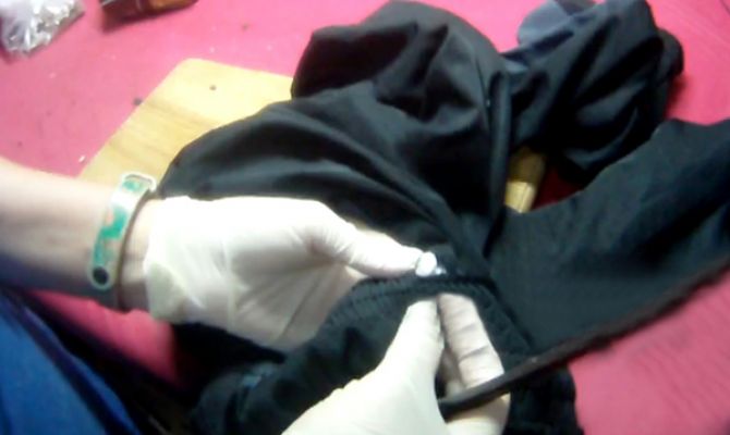 Туляк хотел передать в СИЗО штаны с сюрпризом