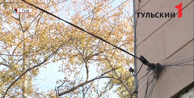 Отключить нельзя оставить: туляки спорят с УК из-за подключенной к электросети палатки