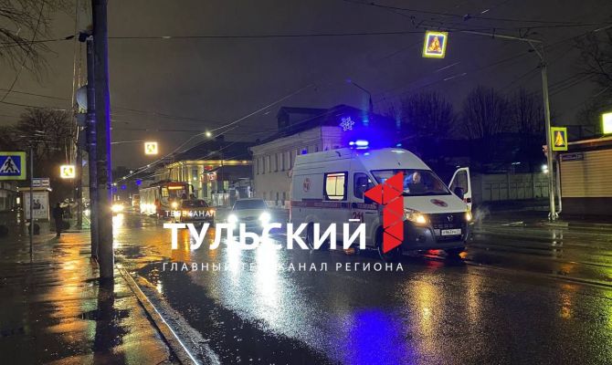 В Туле такси сбило женщину 