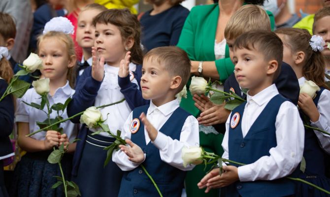 Кто из туляков может получить 10 тысяч рублей к началу учебного года