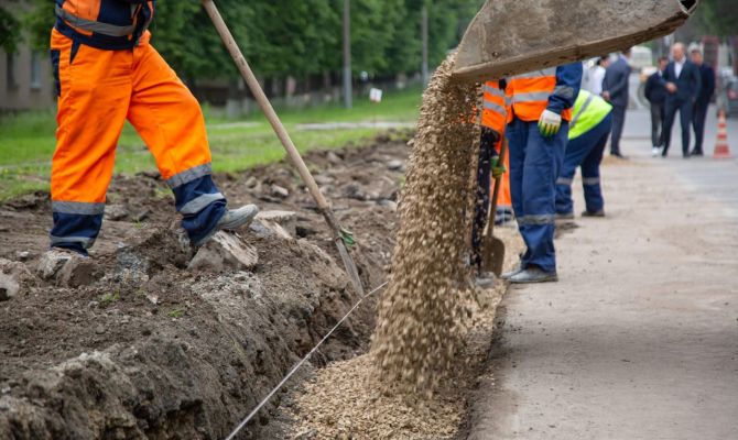 В этом году в Тульской области отремонтируют 36 километров дорог и 126 остановок