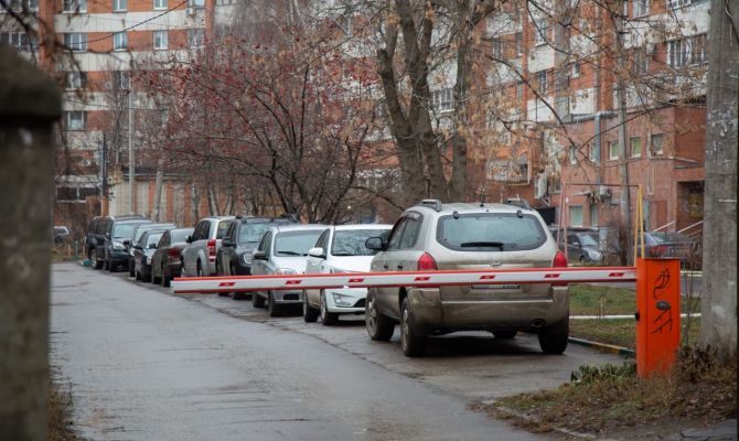 Тулякам рассказали о схеме мошенничества с установкой шлагбаумов