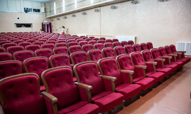 Семьи из Тулы смогут посещать театры бесплатно
