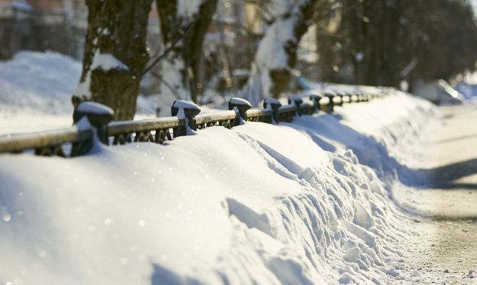 Почему капли воды при морозе становятся снежинками