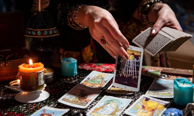 «Ясновидящая» пообещала тулячке снять порчу за 700 тысяч рублей