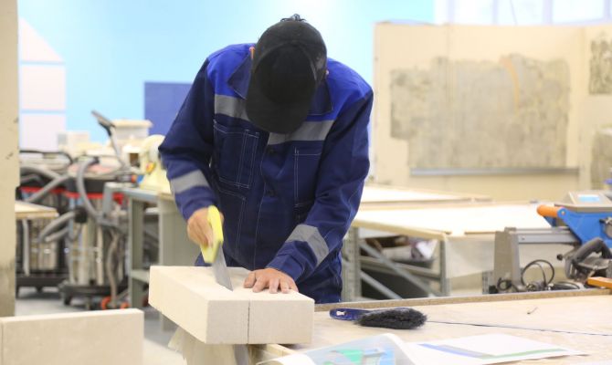 В России выпускников строительных вузов могут обязать отрабатывать