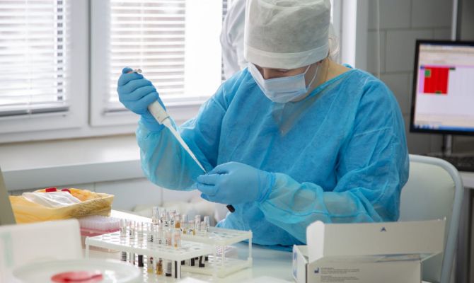 Эксперты назвали симптомы заражения новой микоплазменной инфекцией в России