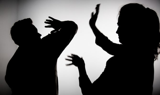 В Узловой женщина до смерти избила сожителя домашним тапком и ремнем за храп