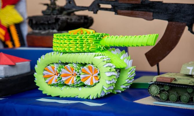 Праздник всех мужчин: туляки рассказали о своем отношении к 23 февраля