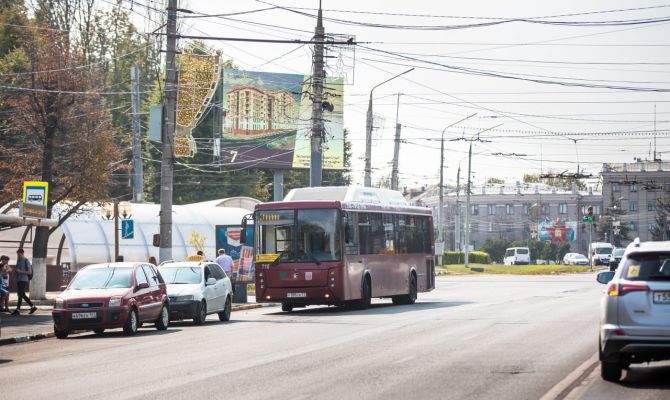 По Туле ездили автобусы со сломанными фарами и порезанными шинами