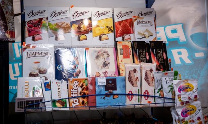 Е220 - умеренно опасный консервант  