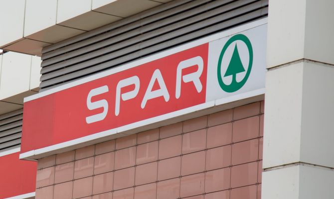 В Туле магазин «Спар» продавал сигареты с нарушениями