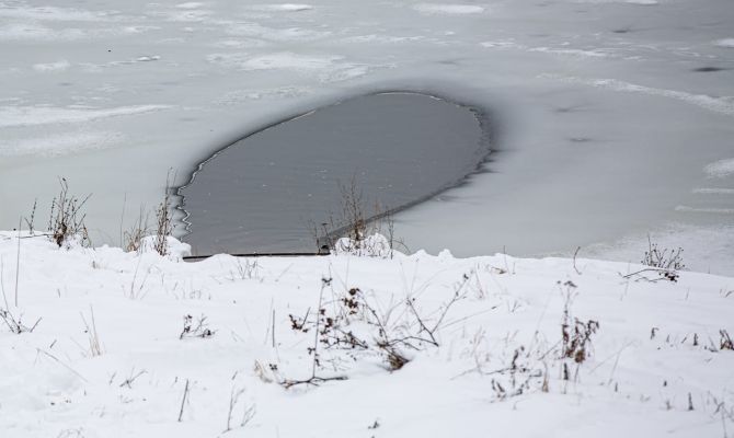 Рыбаки провалились под лед: в Ефремовском районе нашли тело второго мужчины