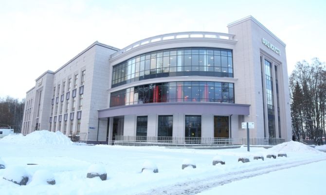 Тульских автомобилистов попросили не парковаться на площади Искусств