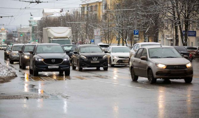 Депутаты хотят разрешить регионам выбирать нормы тонировки стекол