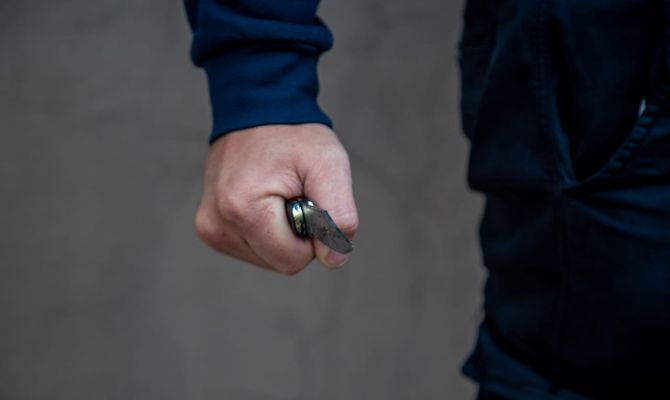 Водитель автобуса ударил коллегу заточкой в Туле