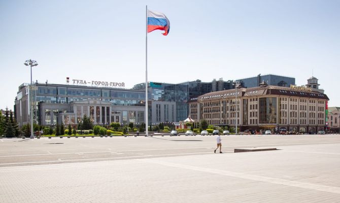 На День города в Туле ограничат парковку на площади Ленина 