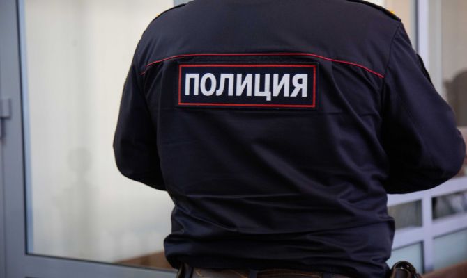 В Новомосковске осудят мигранта за попытку дать взятку сотруднику Госавтоинспекции