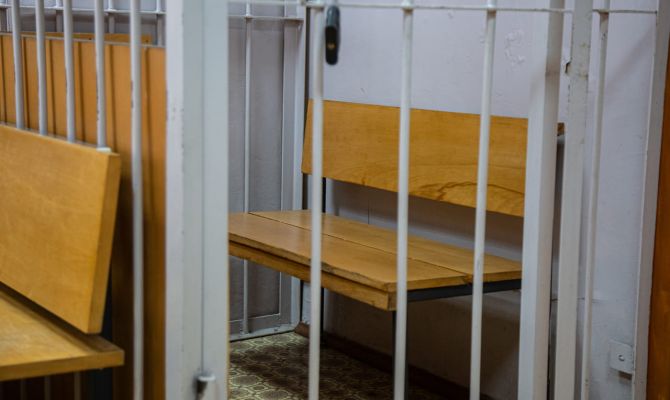 В Суворове пьяная женщина незаконно проникла в дом своей подруги