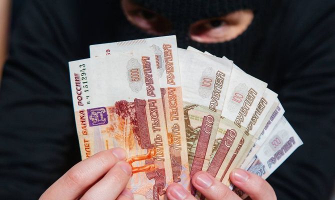 90-летняя тулячка передала мошенникам более полумиллиона рублей