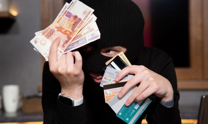 60-летний туляк отдал телефонным мошенникам почти два миллиона рублей