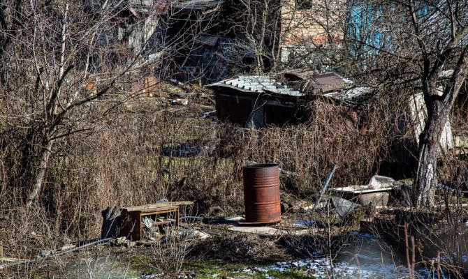 В Узловском районе два безработных и бомж обворовали дачный сарай