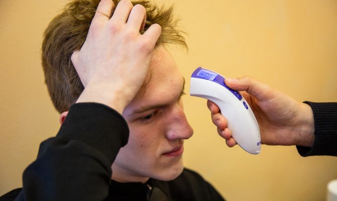 Вирусолог: в середине февраля наступит пик заболеваемости коронавирусом в России