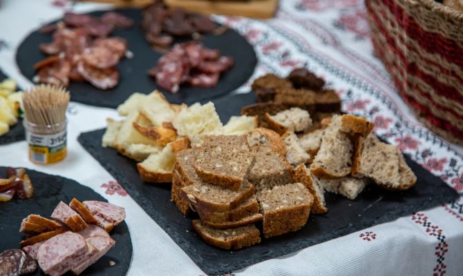 Со столов тульских кафе предложили убрать солонки и сахарницы