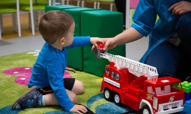 Тульским семьям с детьми хотят дать бесплатных нянь