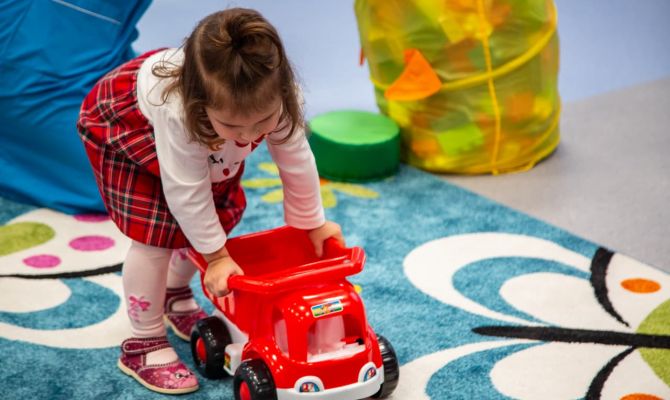 Детские сим-карты в России позволят родителям отслеживать геолокацию ребёнка