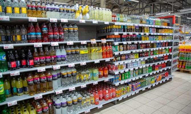 Предприниматель из Тулы продавал просроченные напитки