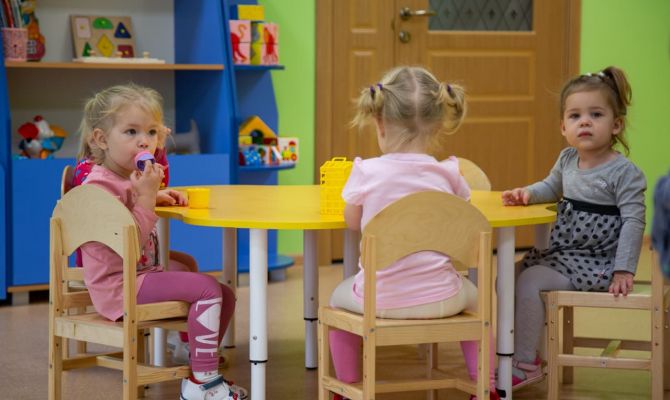  Воспитателям детсадов хотят дать скидку 50% на оплату ЖКУ