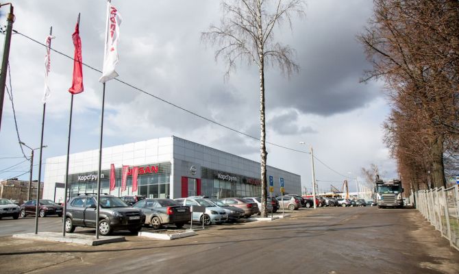 В России массово закрываются автосалоны