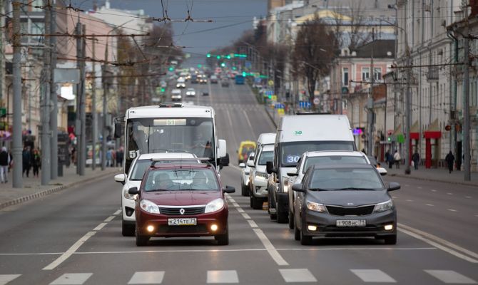 Тулякам напомнили о штрафах за автомобильные номера без триколора