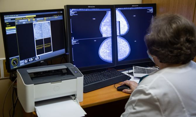 Тульский онколог рассказал, как защитить себя от рака молочной железы