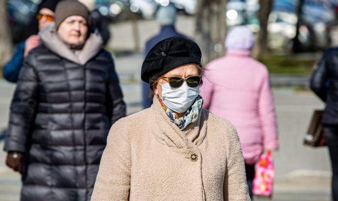 С 15 марта в Москве отменят масочный режим