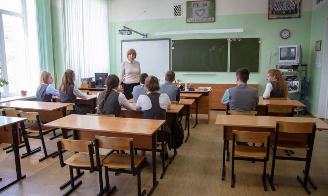 Тулякам хотят дать право посещать родительские собрания онлайн