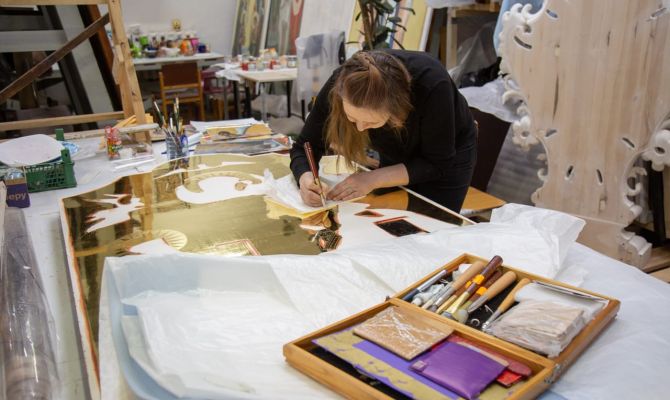 Специалисты «Куликова поля» отреставрируют фарфоровую вазу 18 века