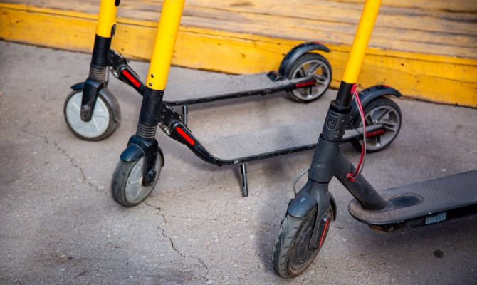 С начала года 8 тулякам запретили арендовать электросамокаты
