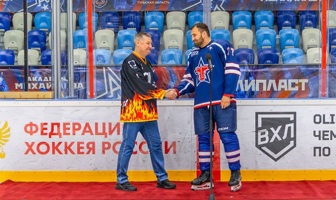 В Туле прошёл хоккейный матч в честь Дня Победы